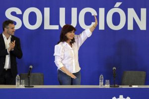 Kirchner suspeita que atentado teve financiamento vinculado ao macrismo