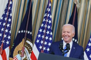 Sem 'onda republicana', resultados parciais de eleições nos EUA têm gosto de vitória para Biden