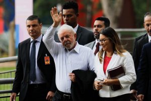 Lula chega ao Egito e terá encontro com Kerry antes de agenda na COP-27