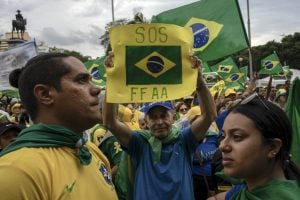 Maioria rechaça atos golpistas pró-Bolsonaro nos quartéis, mostra pesquisa