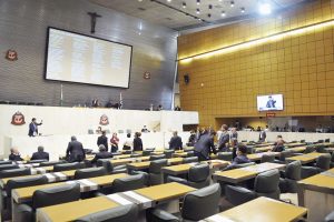 Assembleia de SP aprova aumento salarial de 37% a deputados estaduais