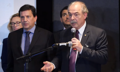 Policiais serão ouvidos na segunda fase da transição, diz Mercadante