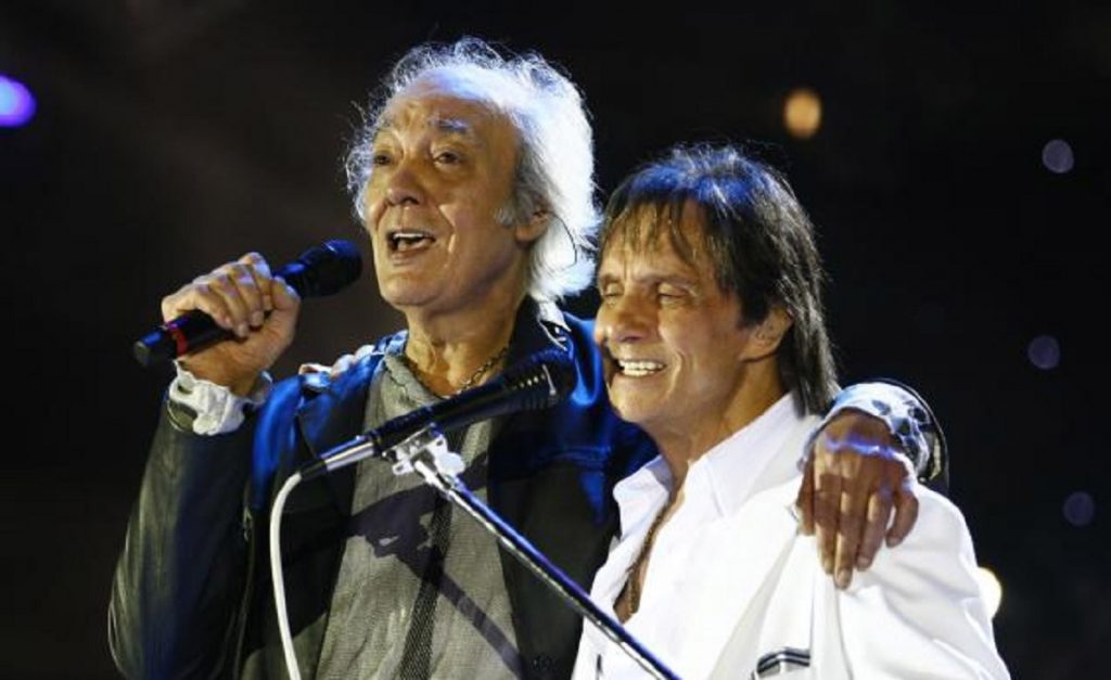 Roberto Carlos homenageia Erasmo: ‘Ele viverá sempre em meu coração’