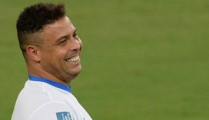 Ronaldo reclama de 'inveja' e 'maldade' contra Neymar e pede 'energia positiva'