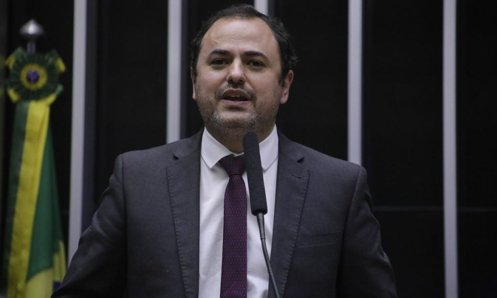 Conselho de Ética da Câmara abre processo contra Glauber Braga