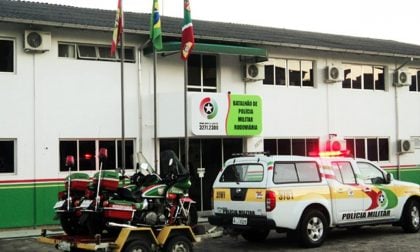 PM de Santa Catarina investiga curtida do perfil da corporação em post golpista de Mourão