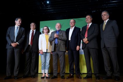 Substituto do teto de gastos e reforma tributária são prioridades para o governo, diz Haddad