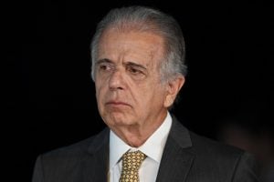 Múcio diz que não é momento de discutir mudança no artigo 142 da Constituição