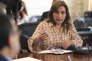 Presidente do Peru descarta renúncia e ‘exige’ que Congresso antecipe eleições