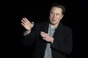 Obrigado, Musk, por trocar o nome do Twitter por X