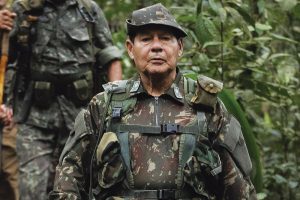 Mourão nega (de novo) o golpe militar e diz que ditadura 'dinamizou a sociedade brasileira'