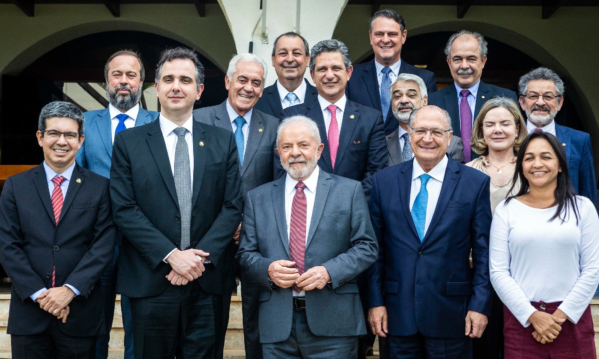 Deputados e senadores do PT pedem para incluir o sobrenome Lula no