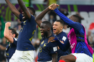 França vence Polônia por 3 a 1 e vai às quartas de Copa do Mundo