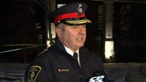 Tiroteio deixa cinco mortos em Toronto