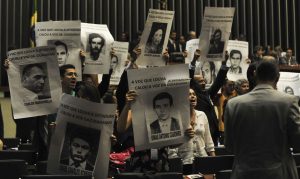 Aliados de Bolsonaro aprovam o fim da Comissão Especial de Mortos e Desaparecidos Políticos