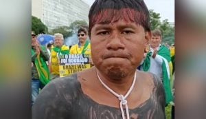Indígena bolsonarista preso no DF pede perdão a Lula e Moraes e diz ter errado ao atacar urnas
