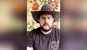 Zé Trovão se manifesta sobre foto com pó branco: 'Não me orgulho nem um pouco'