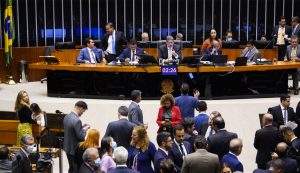 Câmara aprova em 1º turno a PEC da Transição; 2ª votação fica para quarta-feira