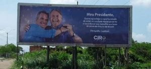 No apagar das luzes, Ciro Nogueira instala outdoors pró-Bolsonaro