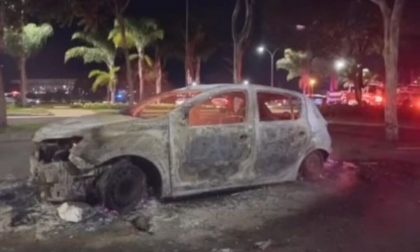Maquiadora faz vaquinha após ter o carro incendiado durante ação de bolsonaristas no DF