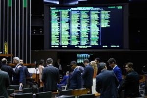 Câmara aprova reajuste para ministros do STF; o salário chegará a R$ 46,4 mil