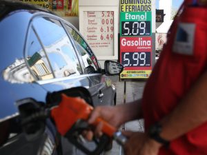 Após aumento dos combustíveis, inflação tem alta de 0,41% em novembro
