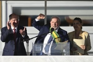 Lula e Janja devem se mudar para o Alvorada em 20 dias; governo identifica infiltrações no Palácio