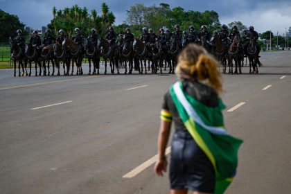 Terroristas bolsonaristas podem ser denunciados por crime de golpe de estado; entenda