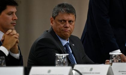 PSOL vai à Justiça e exige que Tarcísio contrate psicólogos para as escolas