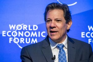 Integração da América Latina e energia limpa são fundamentais para a região crescer, diz Haddad em Davos