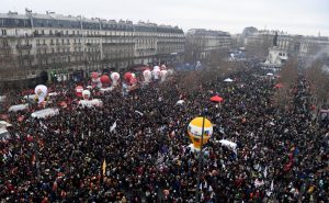 França se prepara para segundo dia de greve nacional contra a reforma da Previdência