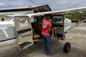 Yanomamis: Defensoria cobra reforço de aeronaves para combater crise humanitária