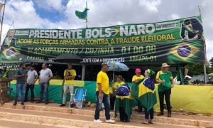 Militares que trabalhavam na Presidência foram a acampamentos bolsonaristas, diz jornal