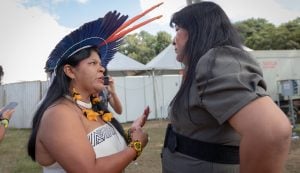 A hora das mulheres indígenas liderarem a política indigenista