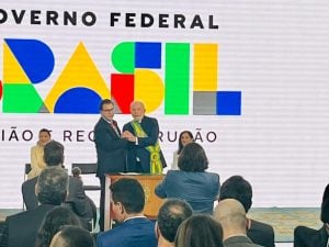 Marinho assume o Trabalho e se compromete com a valorização permanente do salário mínimo