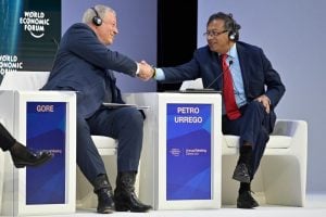 Capitalismo gerou 'anarquia global' e leva o planeta a um ponto sem volta, diz Petro em Davos