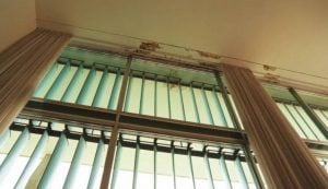 Governo encontra infiltrações, janelas quebradas e sofás rasgados no Palácio da Alvorada