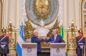 Na Argentina, Lula defende moeda comum do Mercosul ou do Brics