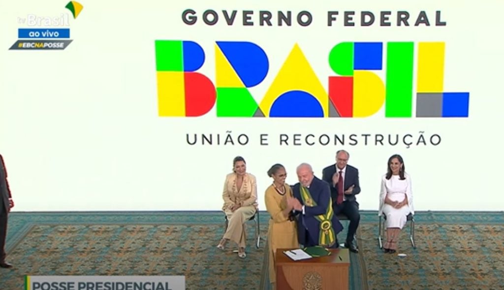 Lula dá posse aos ministros de seu governo; veja a lista completa