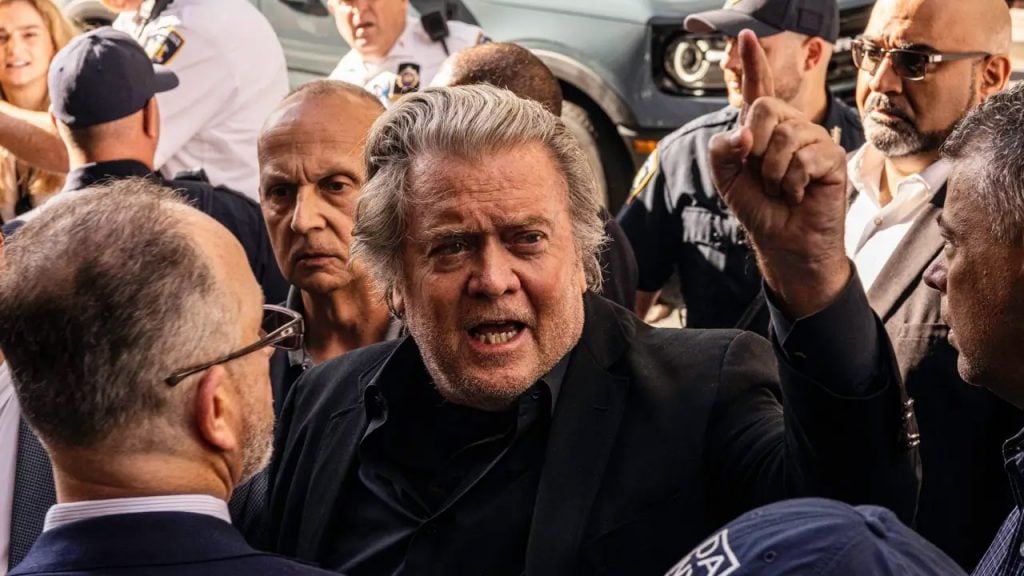 Steve Bannon mente sobre a eleição no Brasil e defende atos golpistas contra Lula