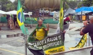 Após decisão de Moraes, bolsonaristas desmontam acampamento golpista no Rio