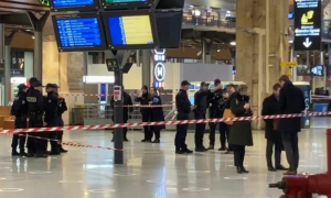 Homem fere seis pessoas com faca em estação de trens de Paris