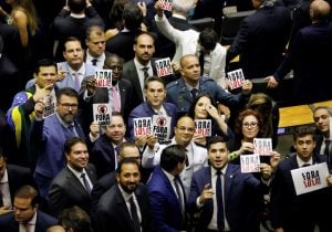 Extrema-direita toma posse na Câmara e promete ‘guerra’ contra Lula