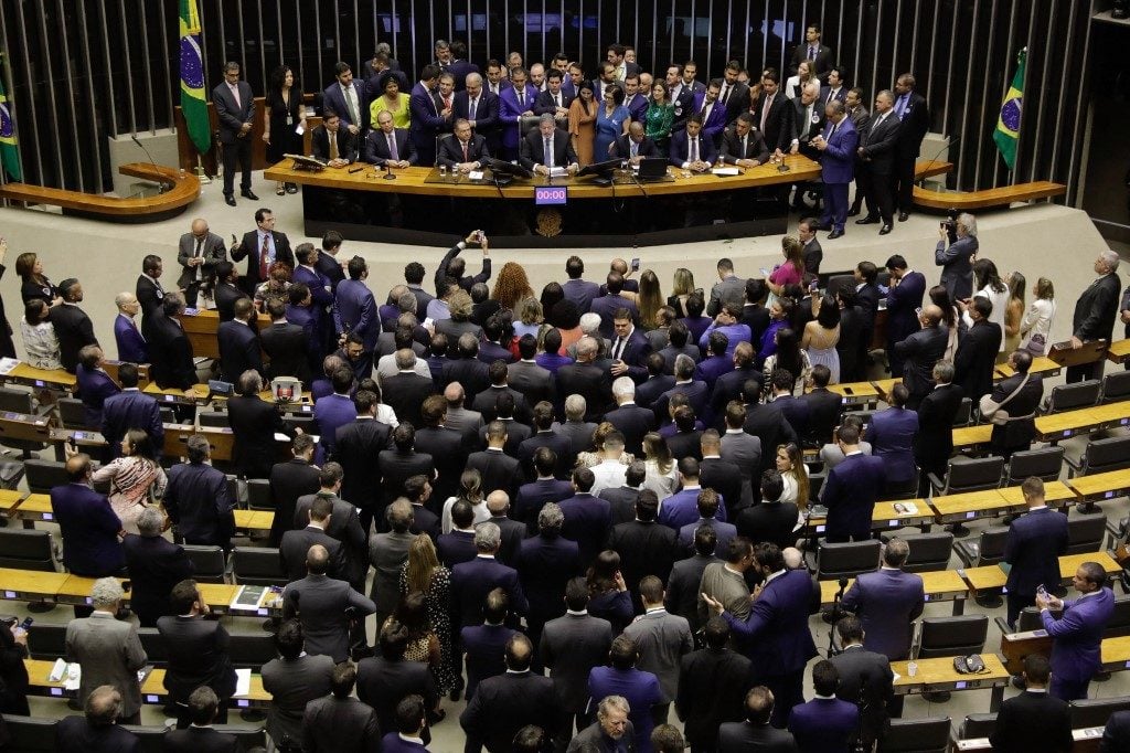 Partidos discutem blocos, federação e até fusão para ampliar espaços no governo