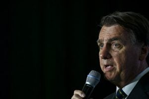 Bolsonaro critica Lula por desemprego registrado quando ainda governava