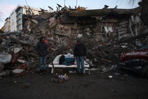 Mortos em terremoto na Turquia e na Síria passam dos 7.800