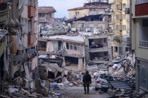 Balanço de terremoto na Turquia e Síria supera 35.000 mortos