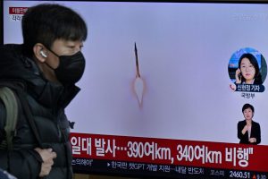 Coreia do Norte lança dois mísseis em resposta a manobras dos EUA e da Coreia do Sul