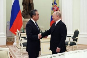 China propõe à Rússia ‘solução política’ para conflito na Ucrânia