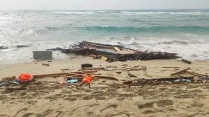 Sobrevivente relata explosão em barco que naufragou na Itália; ao menos 8 crianças morreram